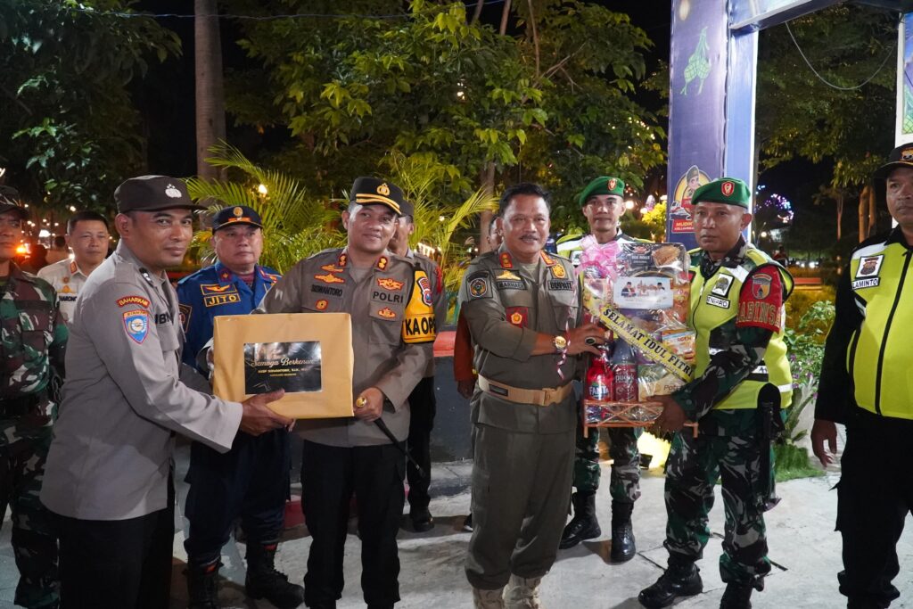 Pastikan Keamanan Malam Takbir, Kapolres Nganjuk dan Forkopimda Tinjau Pos Pengamanan