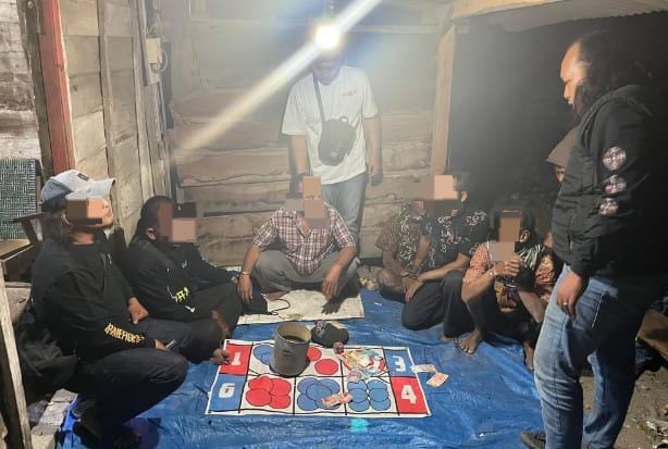 Polres Nganjuk Gerebek Judi Dadu di Ngluyu, Enam Pelaku Diamankan