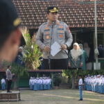 Kapolres Nganjuk Jadi Pembina Upacara di SMKN 1, Ajak Pelajar Tidak Terprovokasi Situasi Terkini