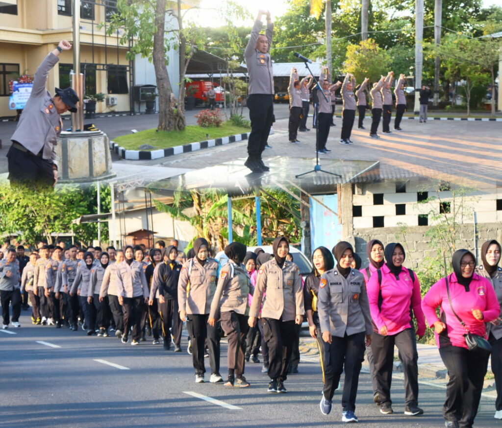 Kapolres Nganjuk Ajak Anggota Jalan Sehat 5 KM, Cara Sehat Jaga Kebugaran Sekaligus Patroli Sapa Warga