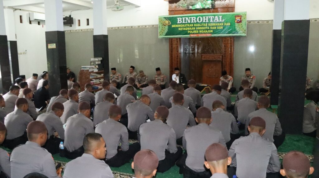 Polres Nganjuk Gelar Binrohtal, Jadikan Surat Al-Ikhlas Landasan Melayani Masyarakat