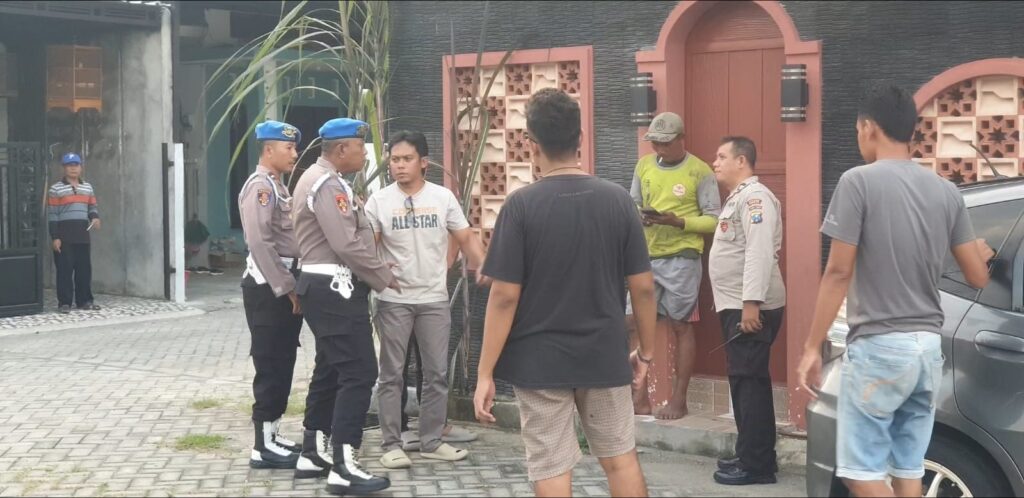 Drama Penggerebekan Oknum Aparatur di Nganjuk: Massa Ngamuk, Mobil Pelaku Jadi Sasaran